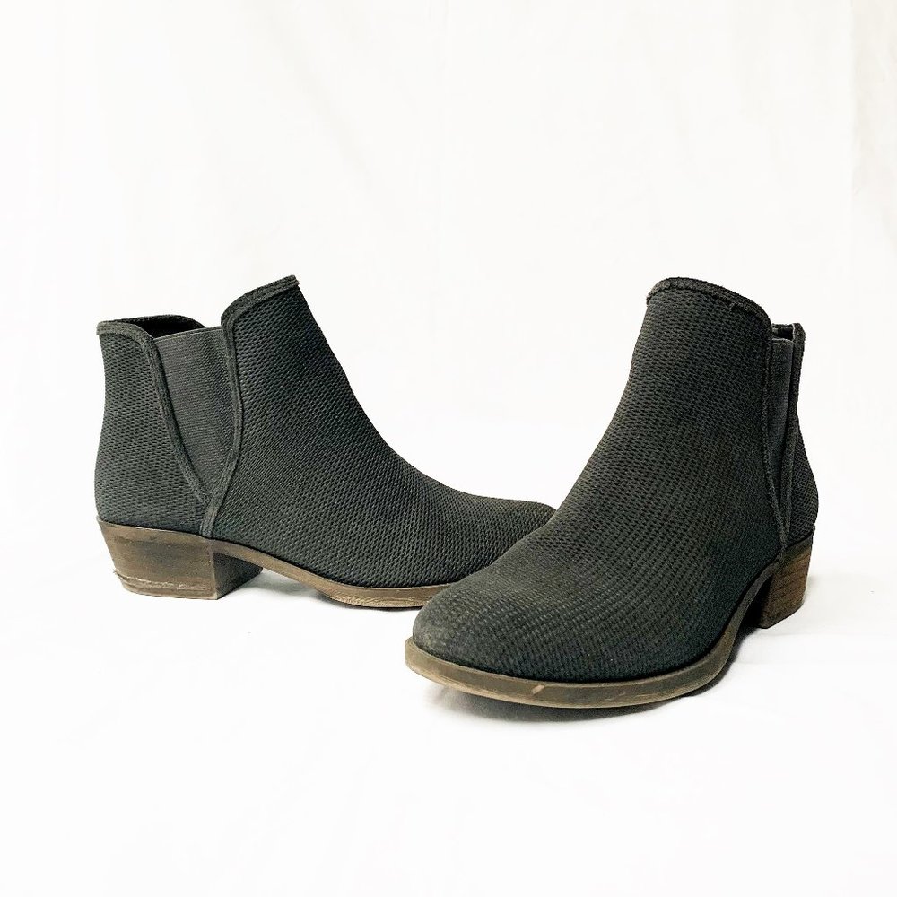 Kensie Gerona Suede Stacked Heel Bootie